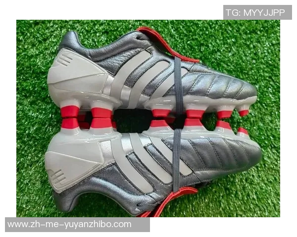 足球鞋实拍展示多款热门型号细节与穿着体验分享